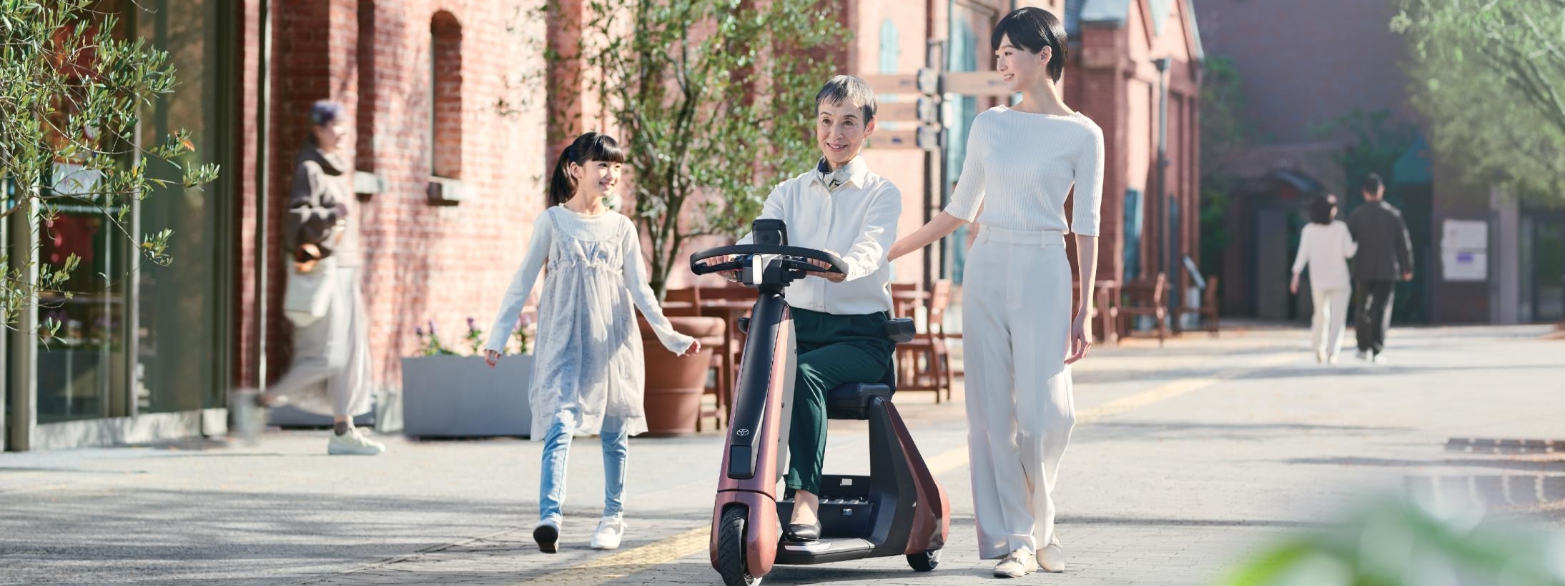 【モデル入り素材】C+walk S “Safety support”