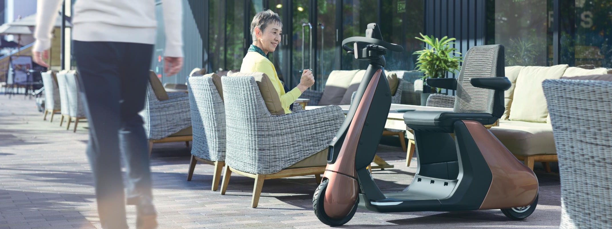 【モデル入り素材】C+walk S “Safety support”